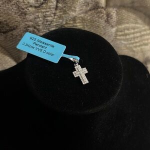 925 Sterling Silver Cross Pendant with Moissanite Accents
